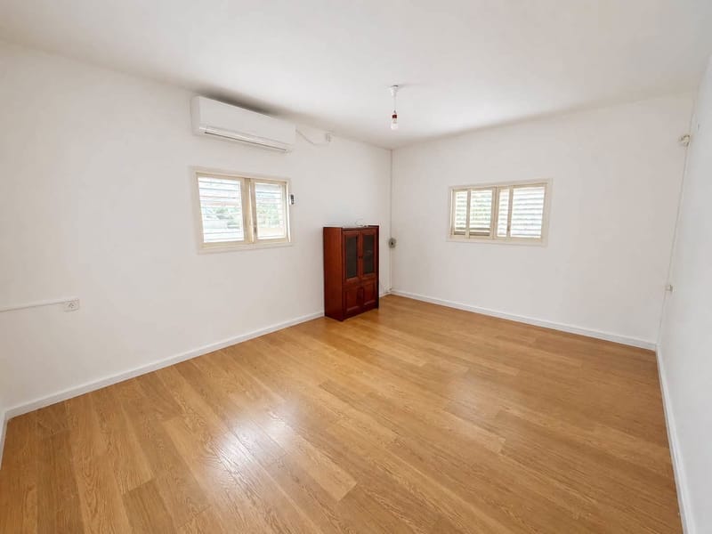תמונה מפייסבוק – 4 חדרים • 8,500 ₪, נווה ישראל, הרצליה (1)
