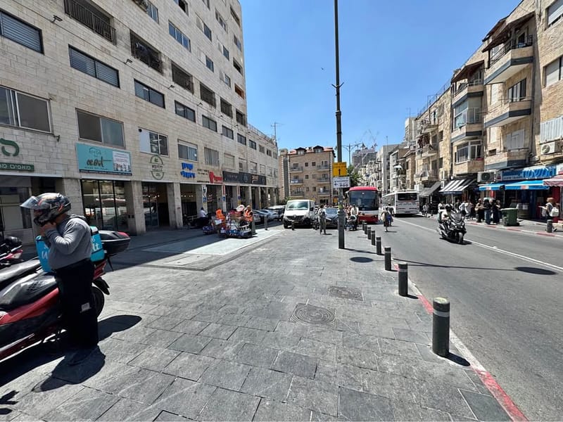 תמונה מפייסבוק – 3 חדרים • 6,000 ₪, Agripas 66, מחנה יהודה (לב העיר), ירושלים (1)