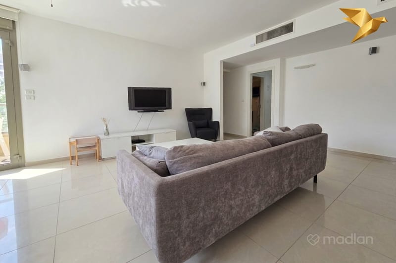 תמונה מפייסבוק – 4 חדרים • 17,500 ₪, הרצליה פיתוח, הרצליה (1)