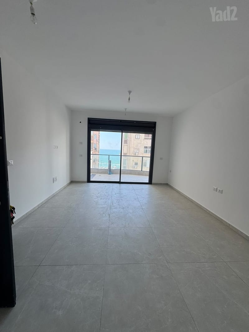 Photo from Yad2 – 4 Rooms • ₪8,100, מסריק 6, Rothschild - Atzmaut, Bat Yam (1)