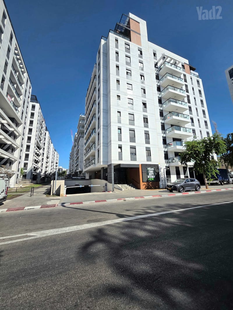 Photo from Yad2 – 4 Rooms • ₪7,600, כצנלסון 35, Ramat Yosef, Bat Yam (1)