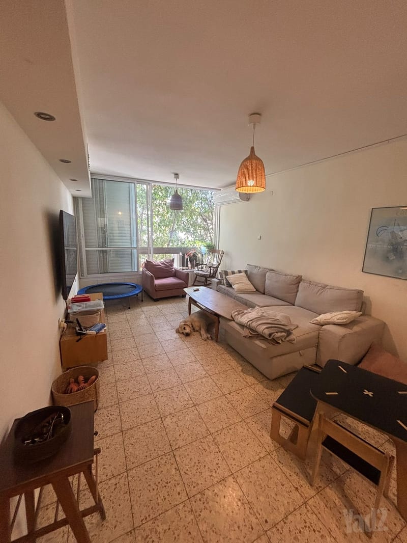 תמונה מיד2 – 3.5 חדרים • 6,900 ₪, שדרות ביאליק 28, הדר, רמת השרון (1)
