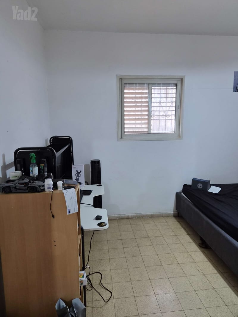 Photo from Yad2 – 2 Rooms • ₪5,000, יוסף הגלילי 9, Ben Gurion, Ramat Gan (1)