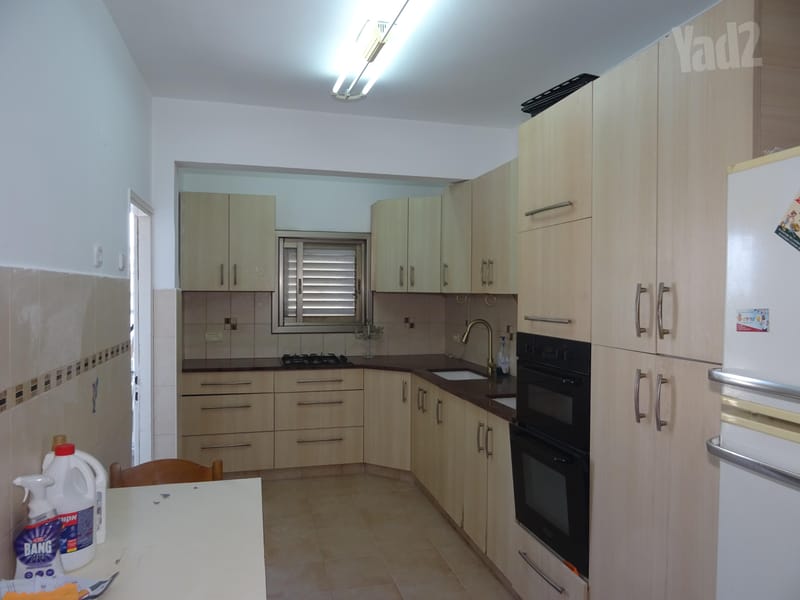 תמונה מיד2 – 4.5 חדרים • 4,200 ₪, הרי יהודה 69, גני תקווה, גני תקווה (1)
