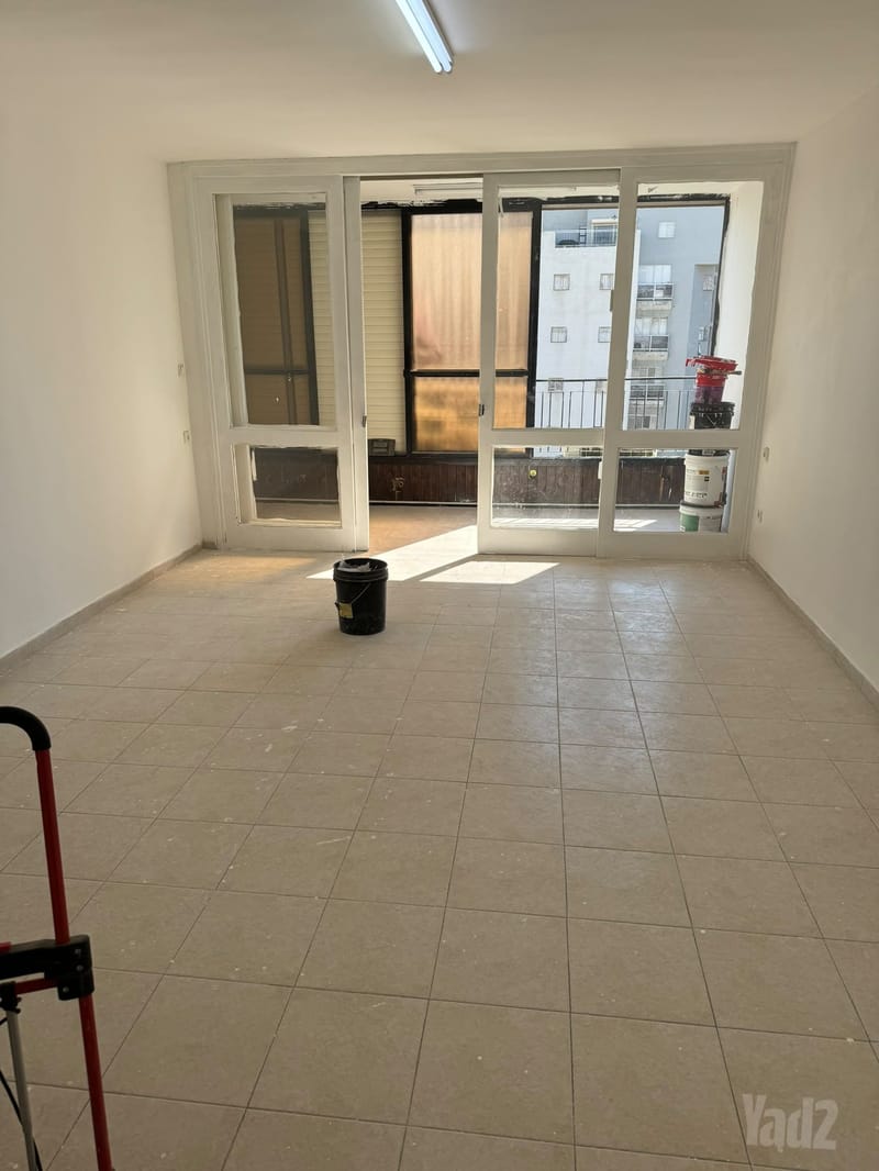 תמונה מיד2 – 4 חדרים • 6,600 ₪, הרב לנדרס 6, רמת עמידר, רמת גן (1)