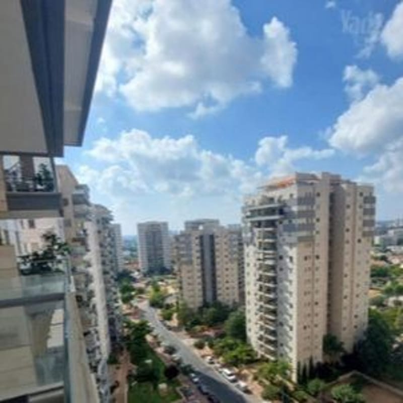תמונה מיד2 – 4 חדרים • 7,500 ₪, שדרות מקס ואמפרו שיין 8, רחובות החדשה, רחובות (1)