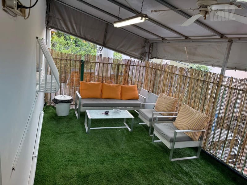 תמונה מיד2 – 2 חדרים • 3,900 ₪, חיים וייצמן 28, קריית עבודה, חולון (1)