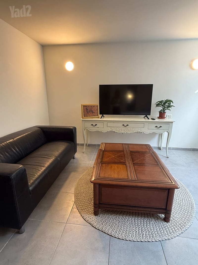 Photo from Yad2 – Studio • ₪4,000, ירמוך 3, Metcham Hadasim, Hod HaSharon (1)