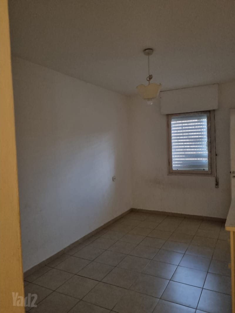 Photo from Yad2 – 2.5 Rooms • ₪3,500, אסתר המלכה 4, Yoseftal, Petah Tikva (1)