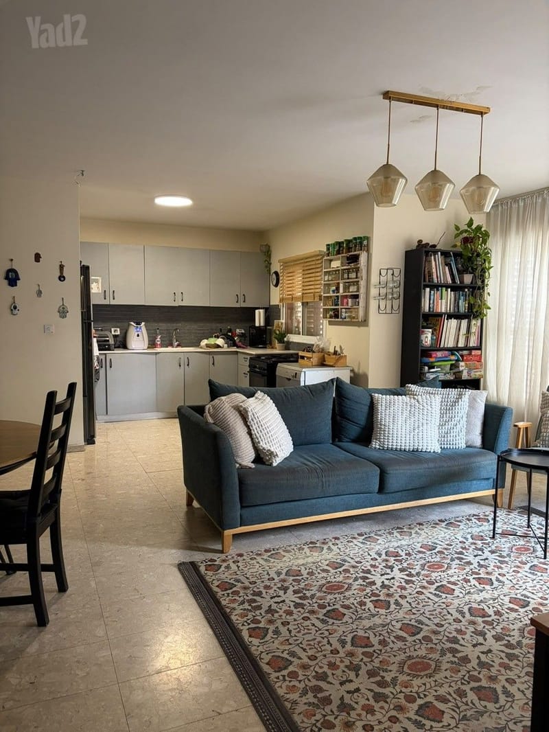 תמונה מיד2 – 4.5 חדרים • 7,400 ₪, אביב 4, מגדיאל, הוד השרון (1)
