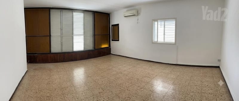 Photo from Yad2 – 3.5 Rooms • ₪4,500, החשמונאים, Bat Yam City Center, Bat Yam (1)