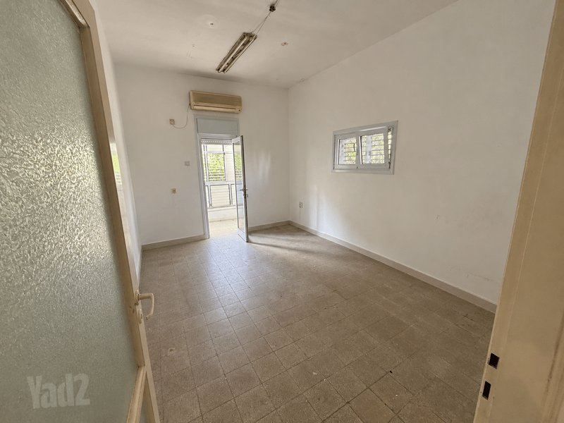 תמונה מיד2 – 2 חדרים • 4,500 ₪, כצנלסון, בורוכוב, גבעתיים (1)
