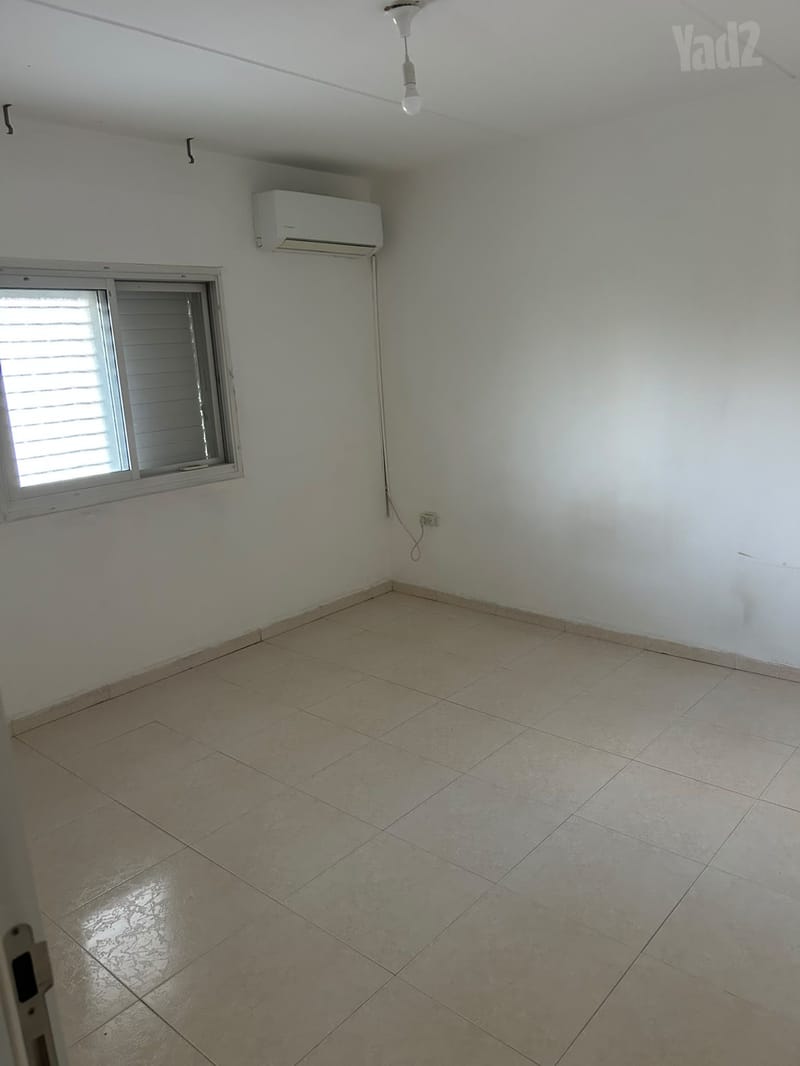 Photo from Yad2 – 4 Rooms • ₪4,100, גלעד 6, Kiryat Yam Dalet, Kiryat Yam (1)