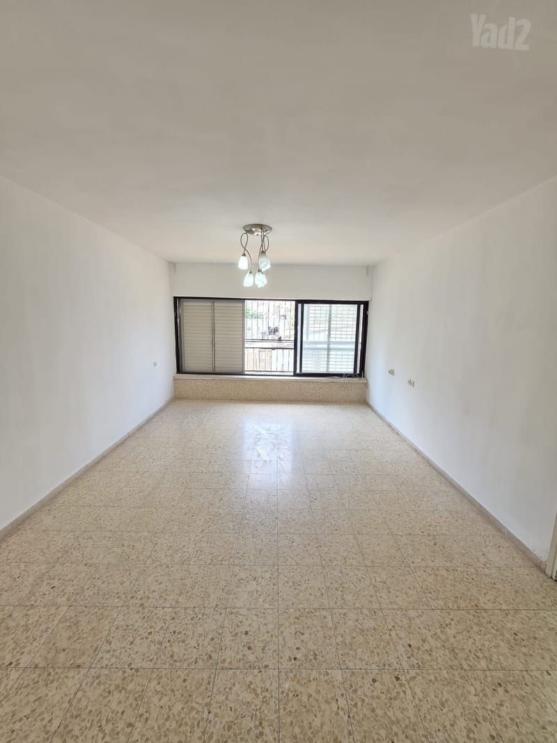 תמונה מיד2 – 3.5 חדרים • 5,400 ₪, ההגנה, רמת עמידר, רמת גן (1)