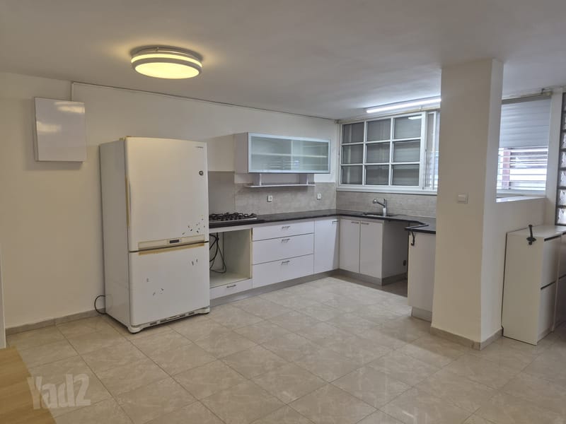 תמונה מיד2 – 3.5 חדרים • 4,000 ₪, כינרת 43, מרכז העיר, קריית אתא (1)