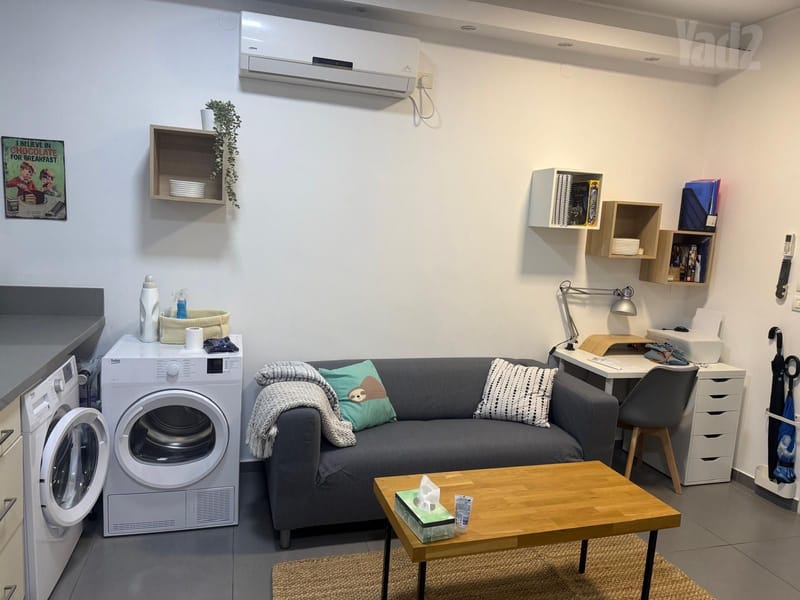 תמונה מיד2 – 2 חדרים • 4,900 ₪, בצלאל 12, הבורסה, רמת גן (1)
