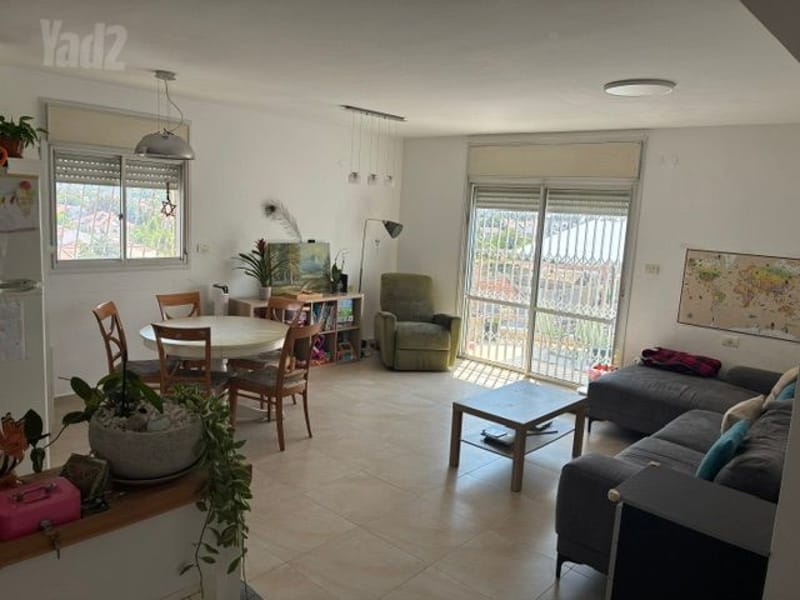 תמונה מיד2 – 5 חדרים • 7,000 ₪, ישראל בלקינד 1, היובל, רחובות (1)
