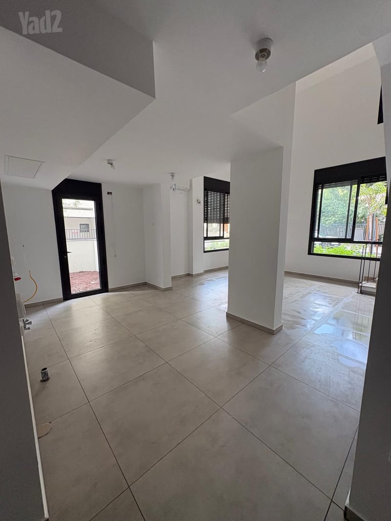 תמונה מיד2 – 3 חדרים • 9,900 ₪, ד"ר שמעון ברנפלד 12, תל חיים, תל אביב (1)