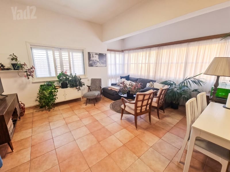 Photo from Yad2 – 4 Rooms • ₪8,995, שלום עליכם, Old North - Southern Part, Tel Aviv (1)