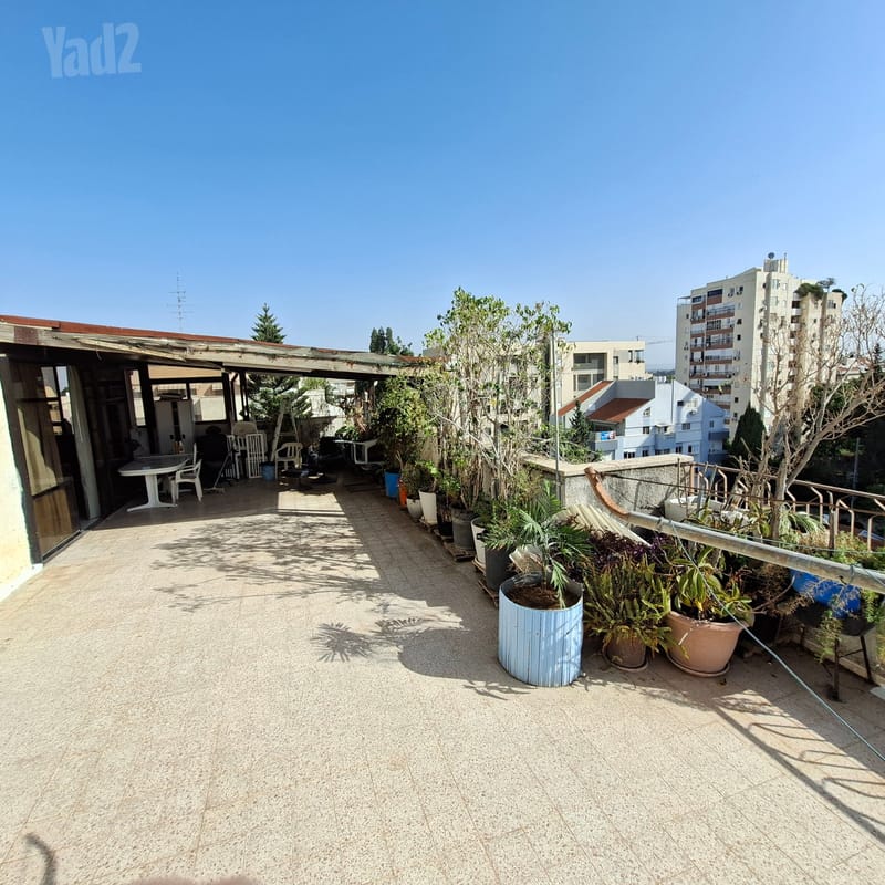 תמונה מיד2 – 5 חדרים • 16,000 ₪, אגרון 15, מרכז, כפר סבא (1)