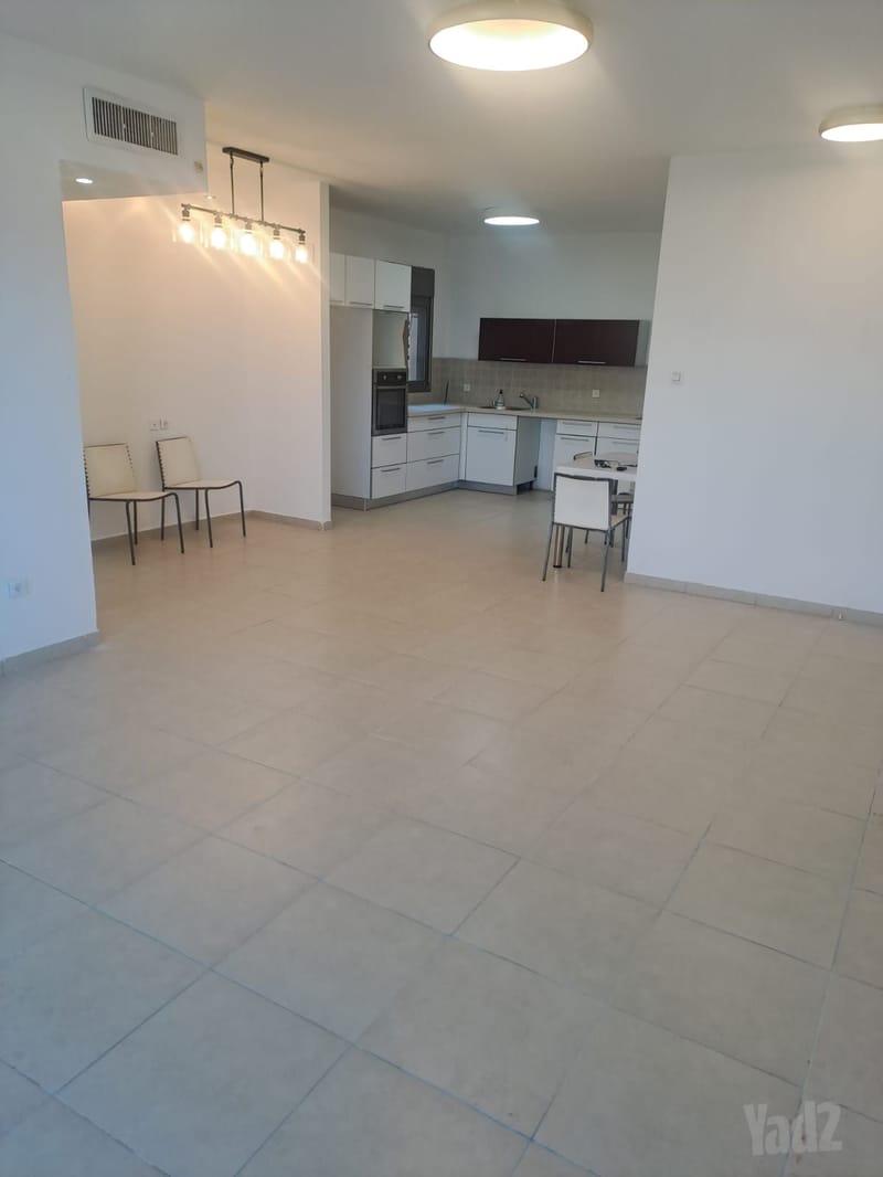תמונה מיד2 – 4 חדרים • 8,000 ₪, העצמאות 91, כפר גנים ג', פתח תקווה (1)