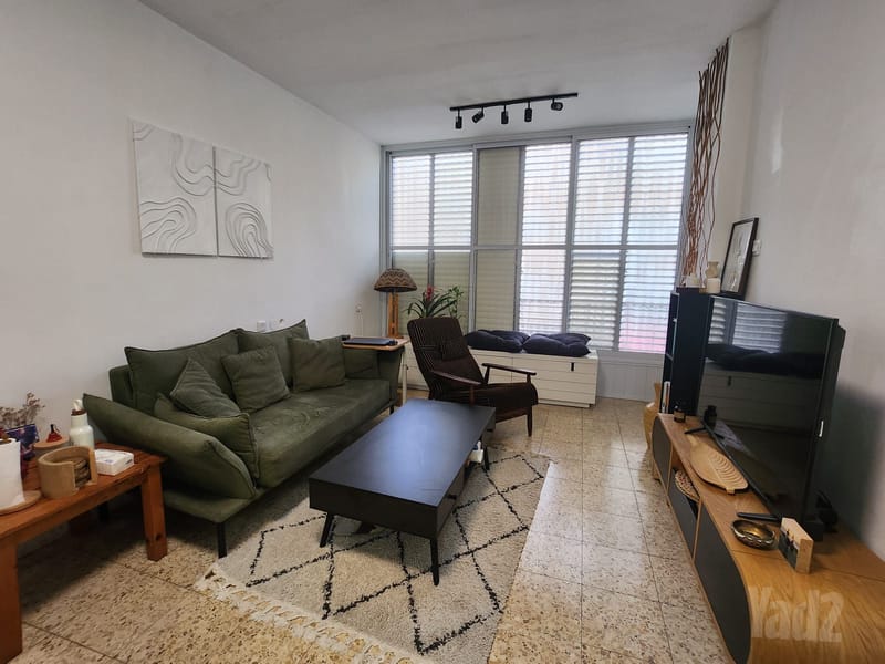 תמונה מיד2 – 2.5 חדרים • 4,200 ₪, הגר"א 3, נאות רחל, חולון (1)