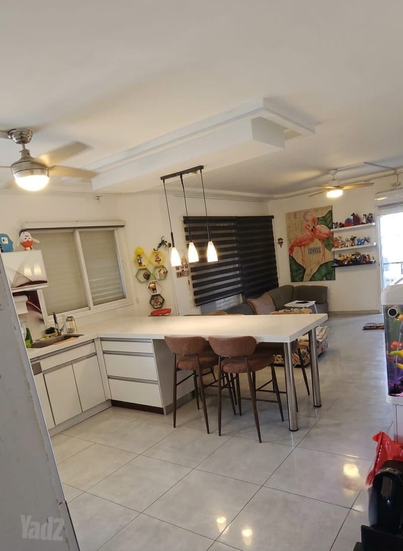 תמונה מיד2 – 6 חדרים • 3,200,000 ₪, שלום שבזי 13, מחנה יהודה (פתח תקווה), פתח תקווה (1)