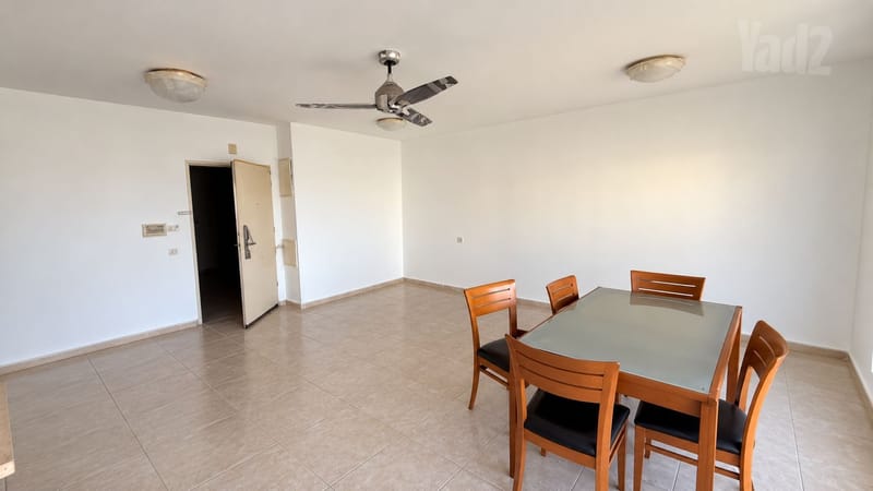 תמונה מיד2 – 4 חדרים • 8,900 ₪, החרצית 8, קריית אילון , חולון (1)