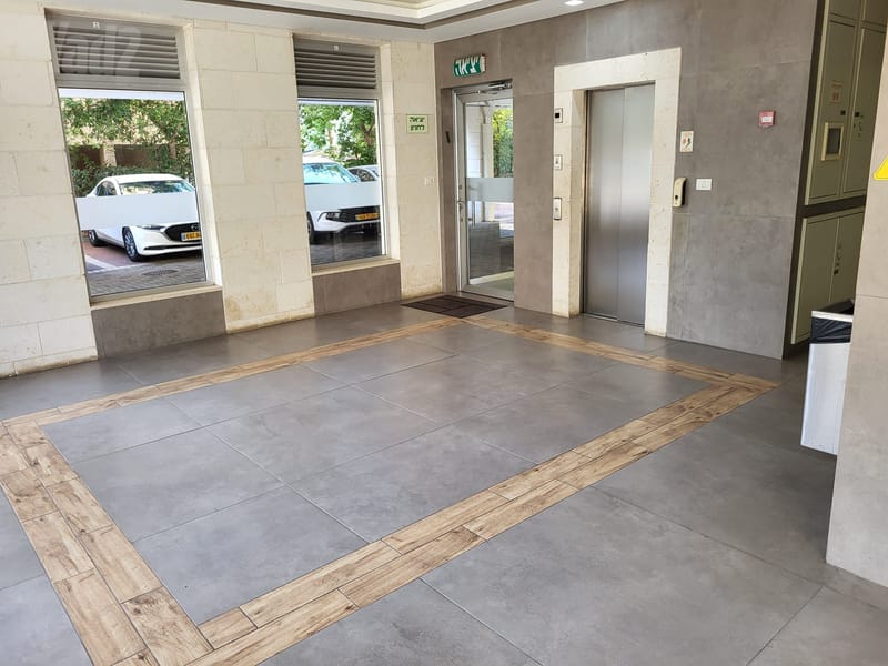 Фото с Yad2 – 5 Комнаты • 9,800 ₪, הכרמל 56, Мерказ, Кфар-Сава (1)