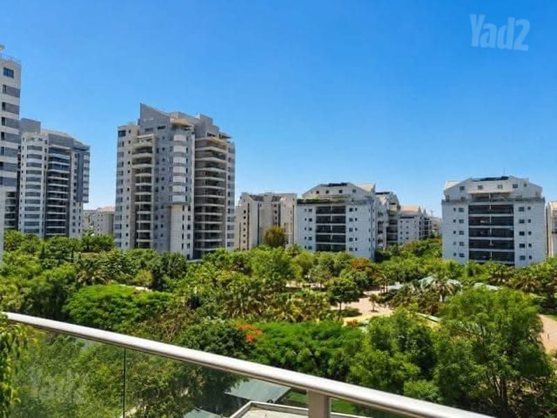 תמונה מיד2 – 5 חדרים • 10,500 ₪, מאיר אריאל, הזמר העברי, כפר סבא (1)