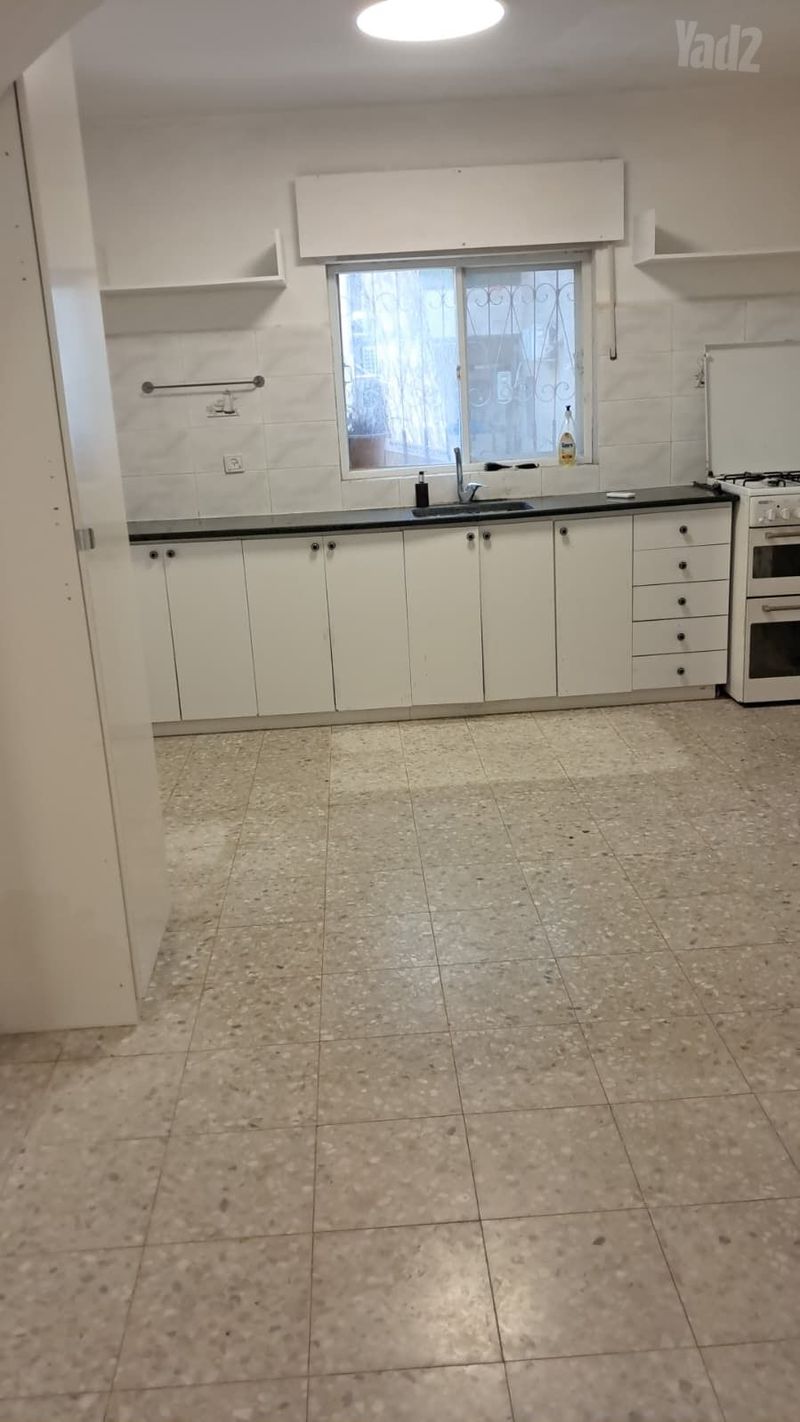 Photo from Yad2 – 3 Rooms • ₪5,500, רבי חסדא 3, Gonenim (Katamonim), Jerusalem (1)