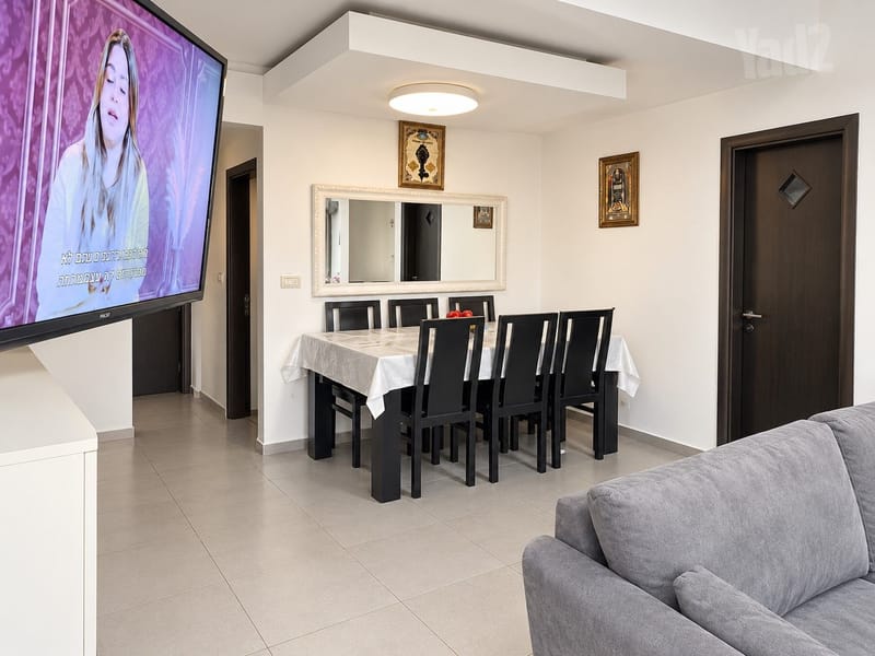 תמונה מיד2 – 8 חדרים • 2,980,000 ₪, יאנוש קורצ'אק 8, אחדות, פתח תקווה (1)