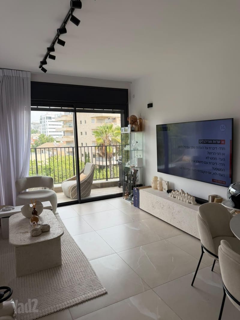 תמונה מיד2 – 3 חדרים • 2,900,000 ₪, שדרות הקונגרס 12, הבילויים, רמת גן (1)