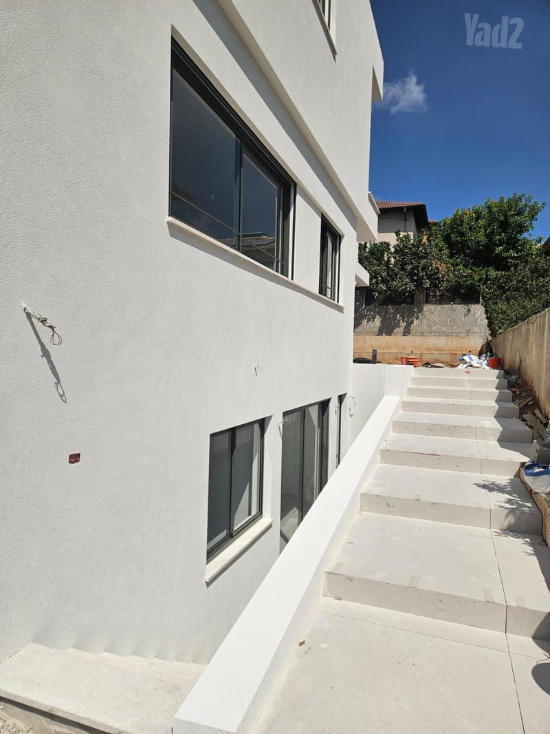 Photo from Yad2 – 9 Rooms • ₪23,000, ירמיהו, Metcham Grinberg, Hod HaSharon (1)