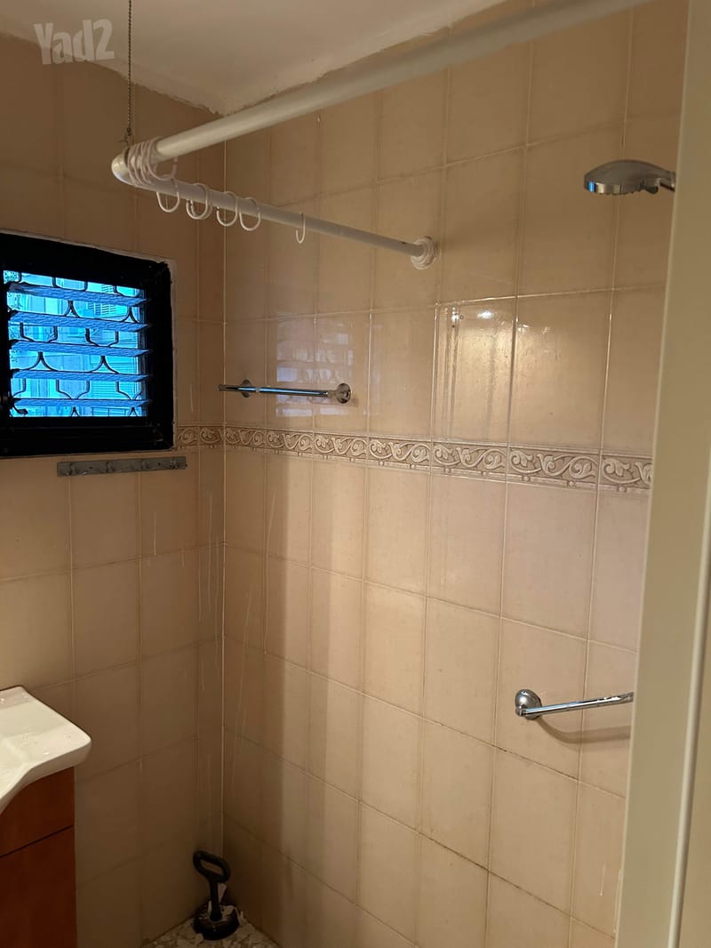 Photo from Yad2 – 3 Rooms • ₪2,650, הברושים 21, Savinia, Kiryat Bialik (1)