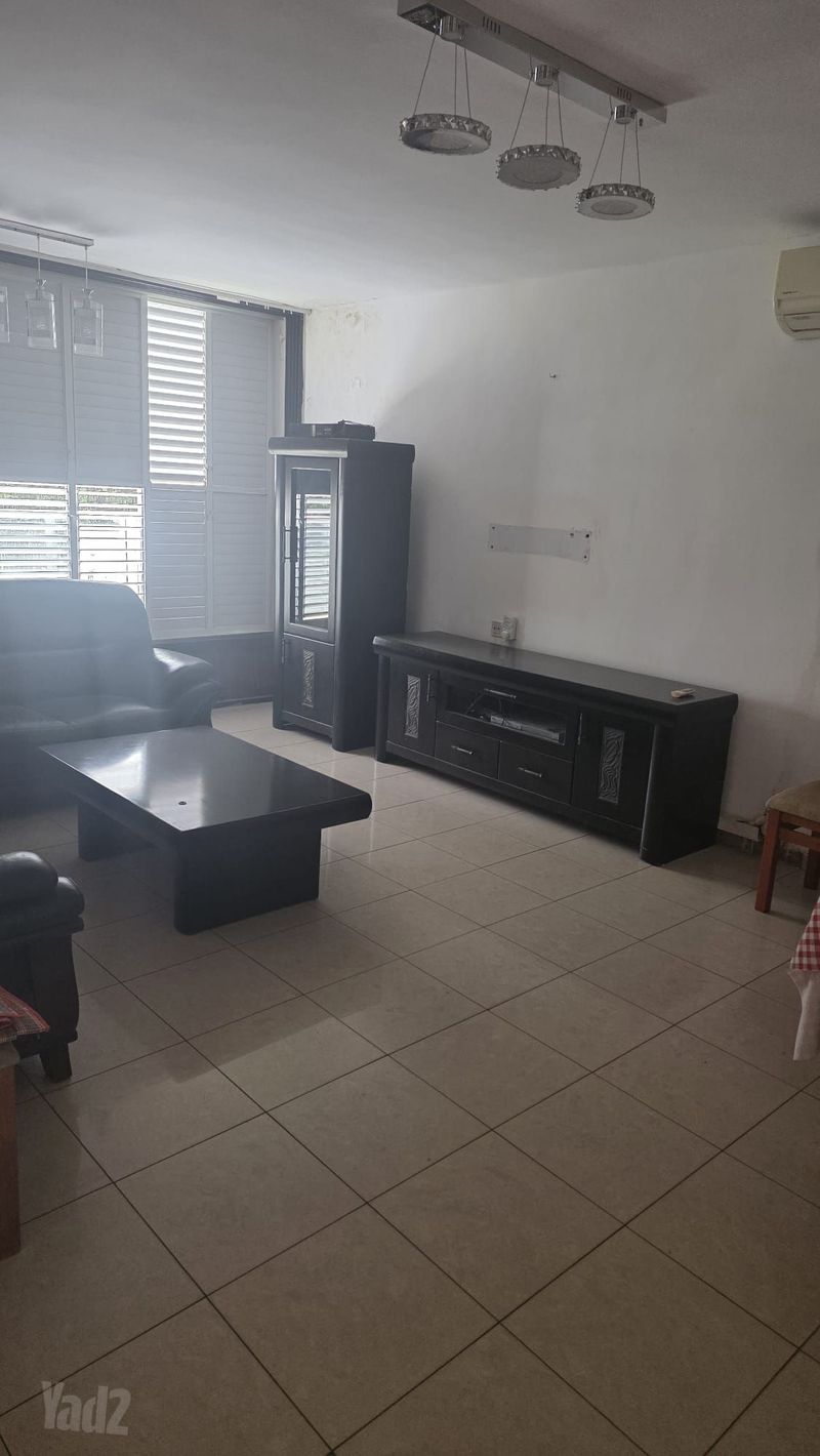 תמונה מיד2 – 3.5 חדרים • 4,500 ₪, אתרוג 4, לב העיר, בת ים (1)
