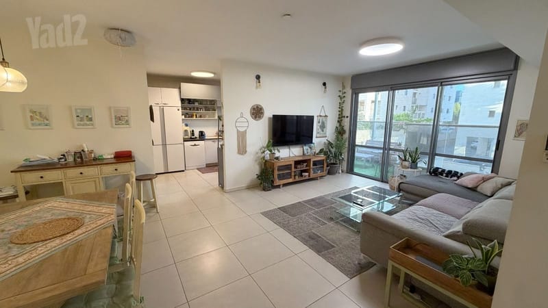 תמונה מיד2 – 5 חדרים • 3,580,000 ₪, יוסף נקר, כפר גנים ג', פתח תקווה (1)