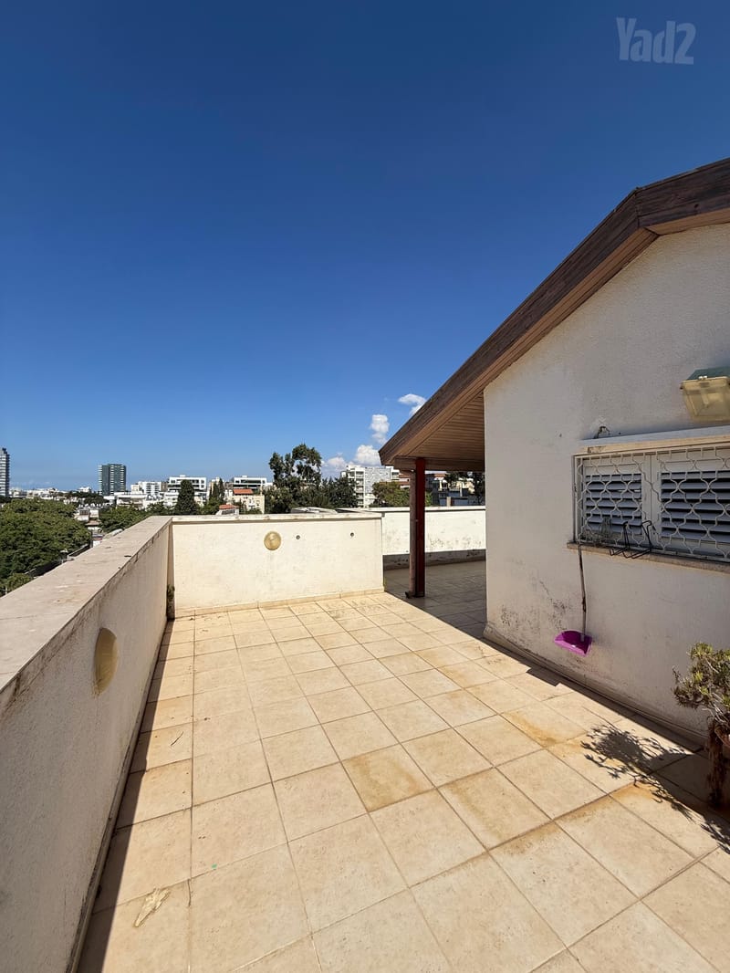 תמונה מיד2 – 5 חדרים • 9,000 ₪, שרה מלכין 11, מרכז, הרצליה (1)