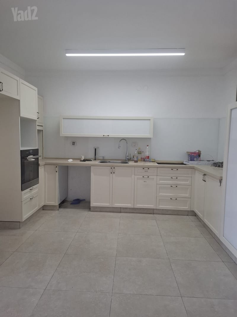 תמונה מיד2 – 4 חדרים • 7,500 ₪, השר משה שפירא 3, נווה רמז, חולון (1)