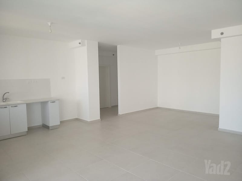 Photo from Yad2 – 5 Rooms • ₪7,400, דליה רביקוביץ' 3, HaOmanim, Rosh HaAyin (1)