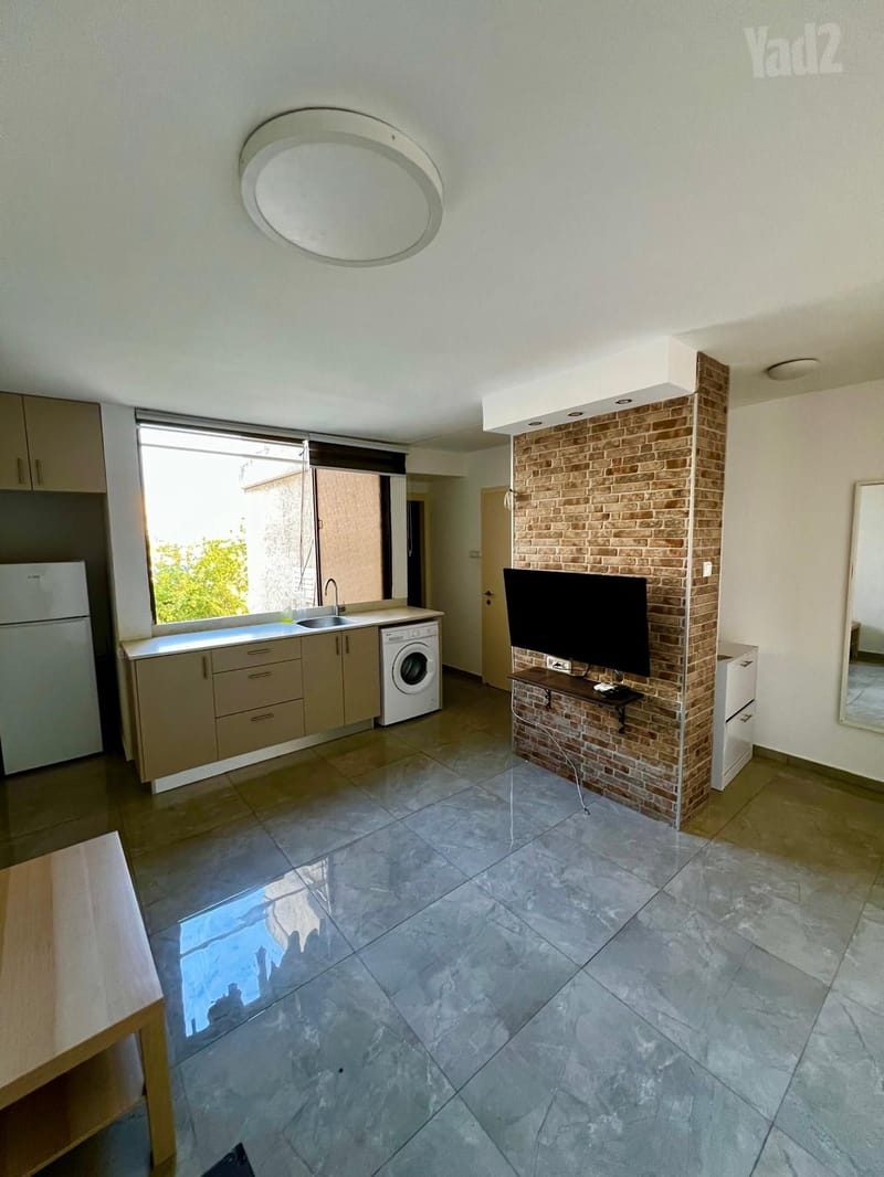 Photo from Yad2 – 2 Rooms • ₪2,900, שדרות ירושלים 47, Kiryat Yam Bet, Kiryat Yam (1)