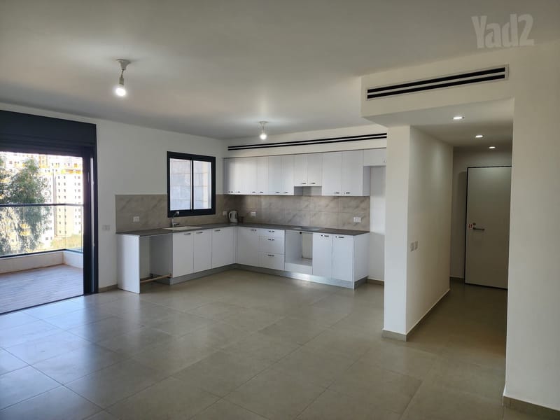 Photo from Yad2 – 6 Rooms • ₪8,200, אלי יבלון 13, Nuriot, Rishon LeZion (1)