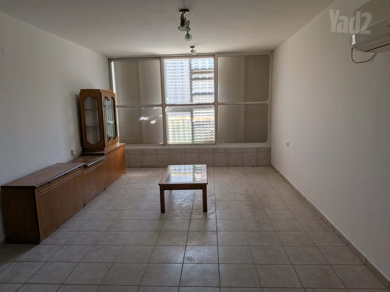 תמונה מיד2 – 3.5 חדרים • 5,200 ₪, הנשיאים 10, כפר גנים א', פתח תקווה (1)