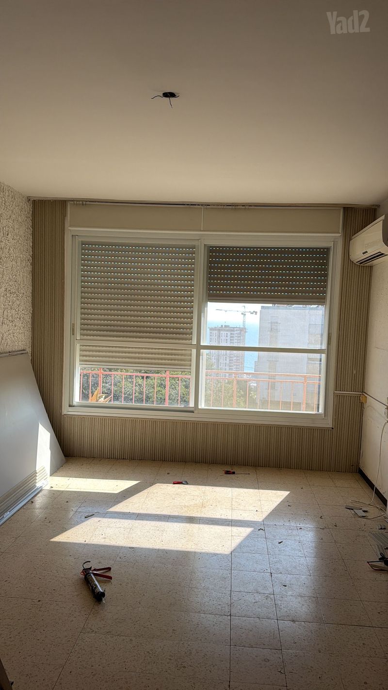 Photo from Yad2 – 4.5 Rooms • ₪4,600, דרך הים 140, Western Carmel, Haifa (1)