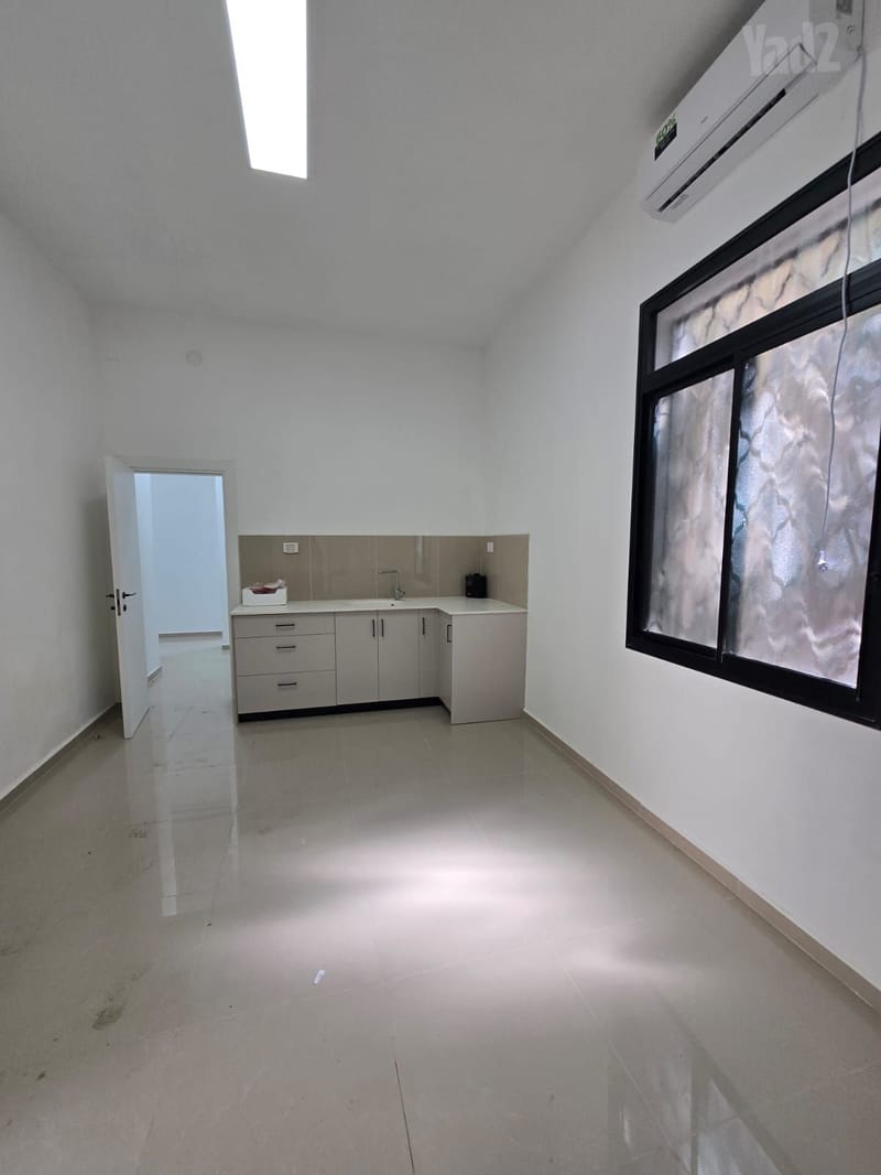 תמונה מיד2 – 6 חדרים • 6,500 ₪, סירקין, שוק תלפיות, חיפה (1)