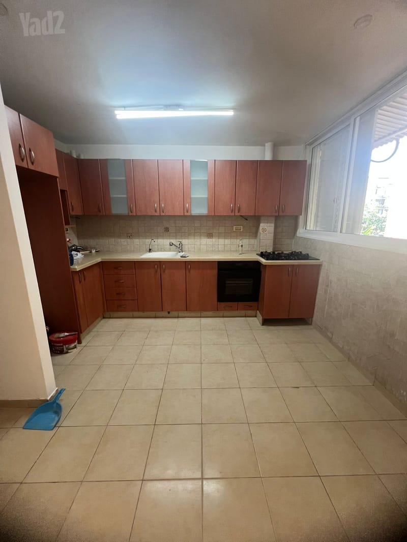 תמונה מיד2 – 3 חדרים • 6,000 ₪, רמה 26, נווה שרת, תל אביב (1)