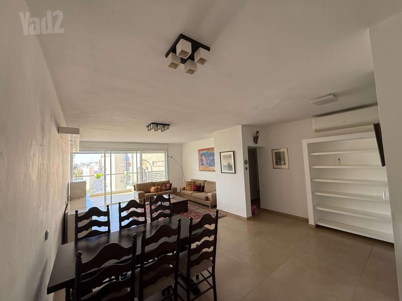 תמונה מיד2 – 4.5 חדרים • 8,500 ₪, בן גוריון 13, שכונה מרכז דרום, רעננה (1)