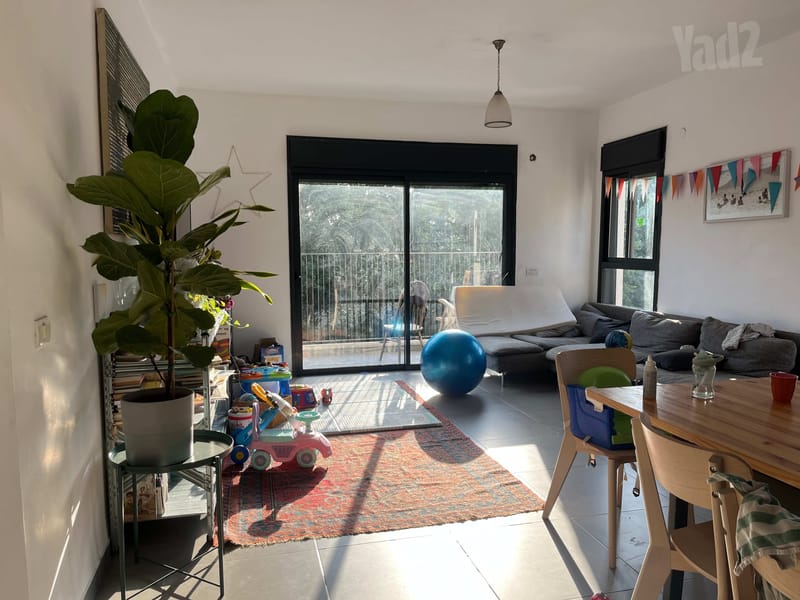 תמונה מיד2 – 5 חדרים • 10,750 ₪, שדרות ירושלים 96, צהלון ושיכוני חיסכון, תל אביב (1)