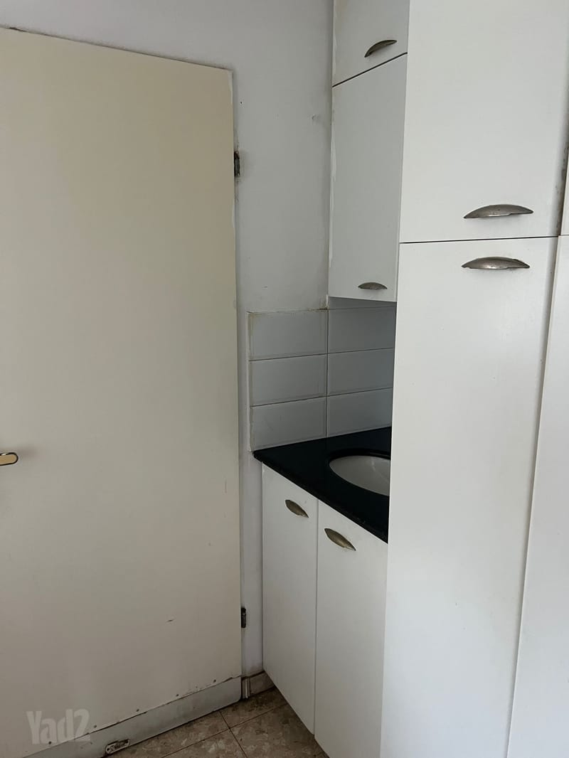 תמונה מיד2 – 4 חדרים • 10,000 ₪, מלכי ישראל 10, רמת אליהו, ראשון לציון (1)