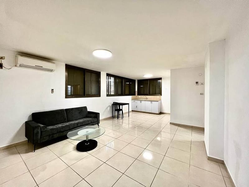 תמונה מפייסבוק – 2 חדרים • 3,900 ₪, ז׳בוטינסקי, מרכז העיר דרום, נתניה (1)